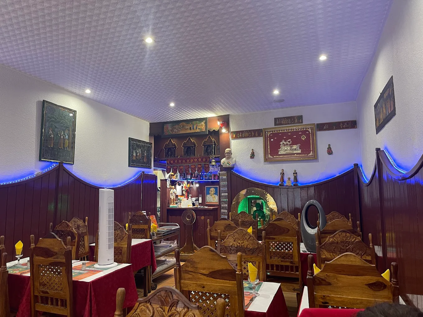 Le Gandhi Gallery Image